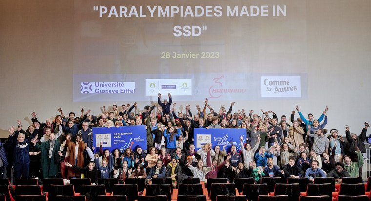Paris 2024 : les volontaires formé∙e∙s au handisport