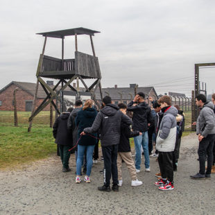 Les images du voyage des collégien·ne·s à Auschwitz