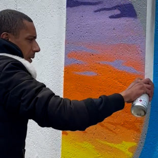 Rébus, l’artiste qui embellit la Street Art Avenue
