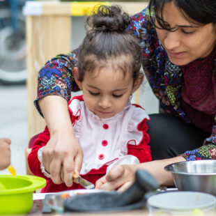 Les cabanes des 1000 premiers jours font leur nid en Seine-Saint-Denis