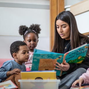 Auxiliaire de puériculture en crèche, c’est comment?