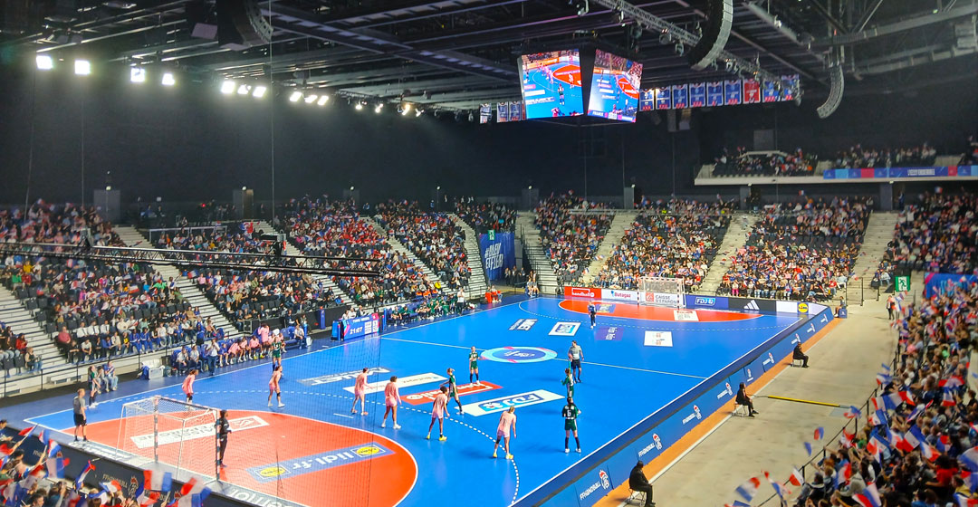 Les Bleues victorieuses pour la toute première rencontre sportive à l’Arena Grand Paris