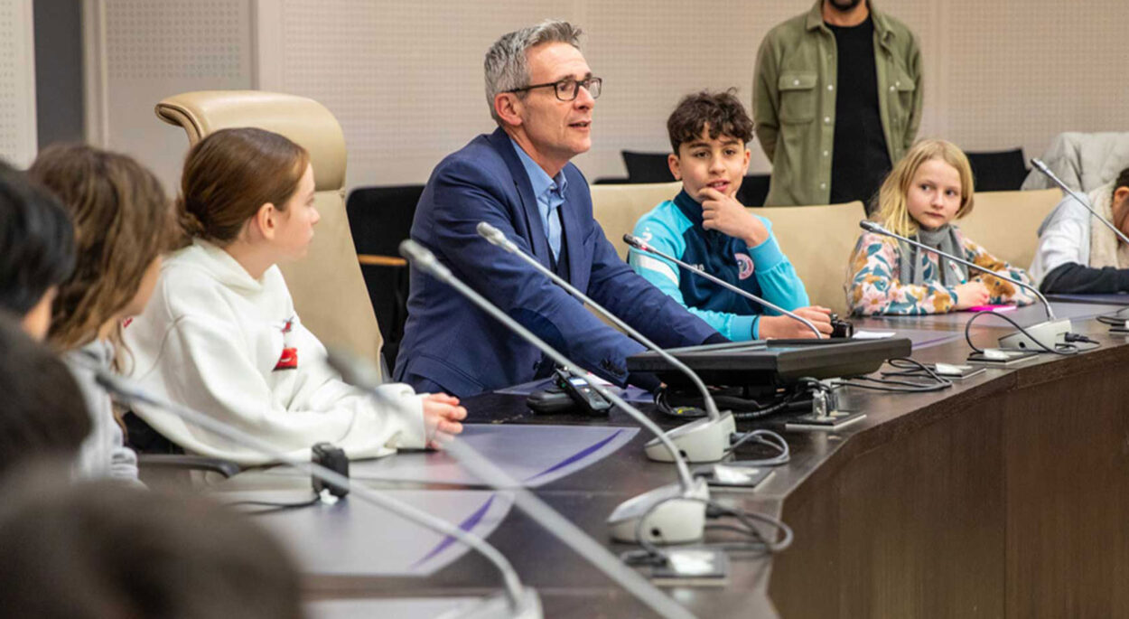 Les journalistes en herbe du Raincy questionnent Stéphane Troussel