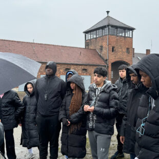 Des collégien·nes à Auschwitz : « Une visite lourde d’émotion »