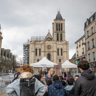 SSD.fr au sommet de la future flèche de la basilique de Saint-Denis