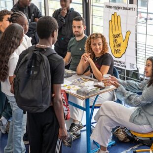 Des mèmes contre le racisme
