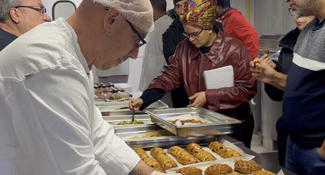 Les équipes du Département se plient en quatre pour le repas de Noël des collégien·nes