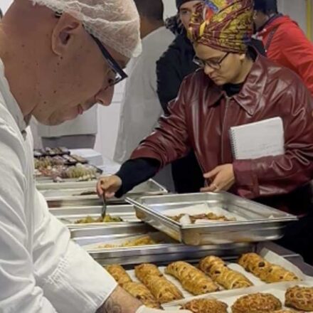 Les équipes du Département se plient en quatre pour le repas de Noël des collégien·nes