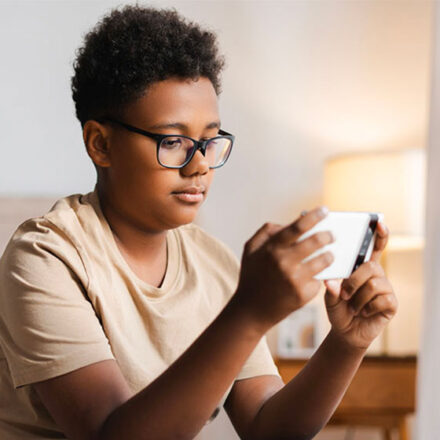 Un jeu vidéo pour aider les jeunes