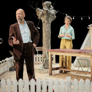 Une table dans un jardin, le nœud du problème