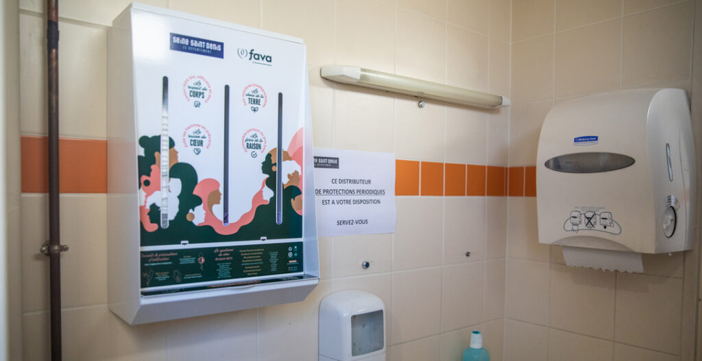 Le Département a installé des distributeurs de protections périodiques dans des services sociaux, comme au Pré Saint-Gervais.