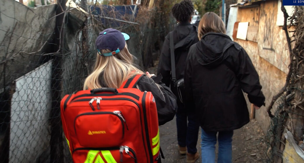 Sur le terrain avec l&rsquo;Equipe Mobile PMI/Précarité