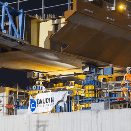 Tram T1 : le pont au-dessus de l’A86 se dessine