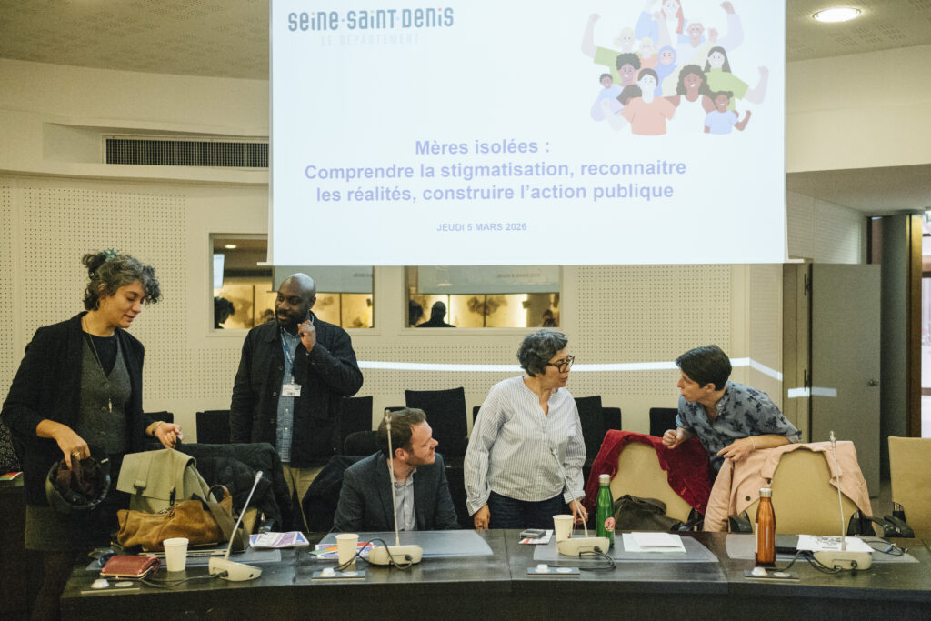 table ronde meres isolées