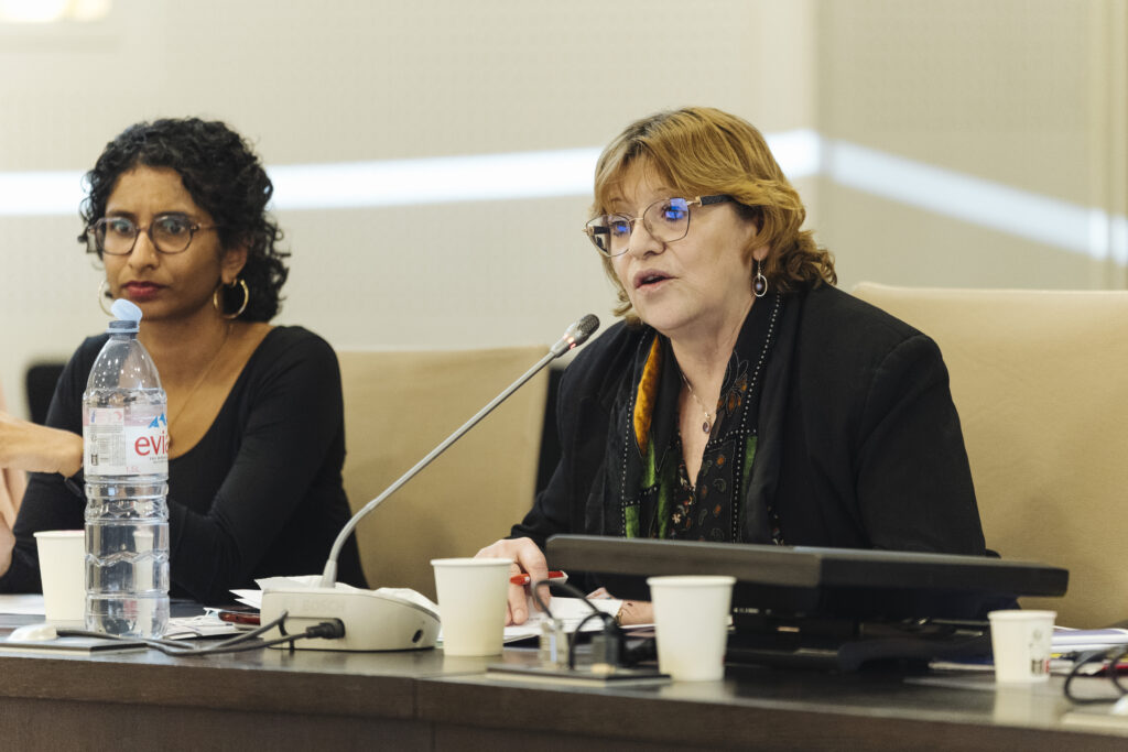 table ronde meres isolées