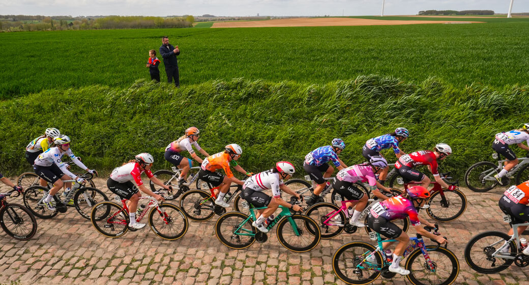 Dans la roue des filles de St Michel-Auber sur Paris-Roubaix