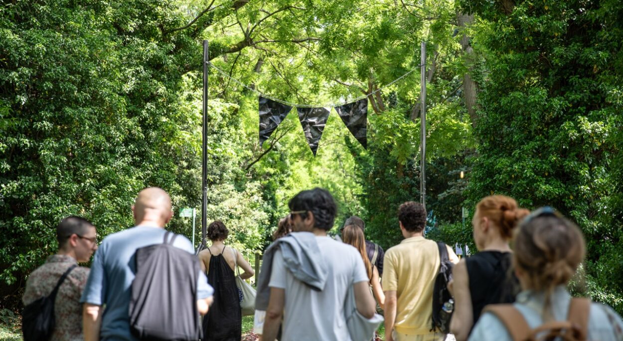 Demeure, l&rsquo;exposition dans un cimetière