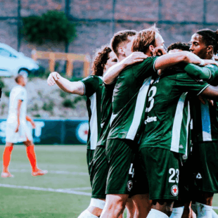 Le Département à fond derrière le Red Star!