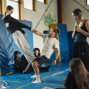 Des clowns au collège