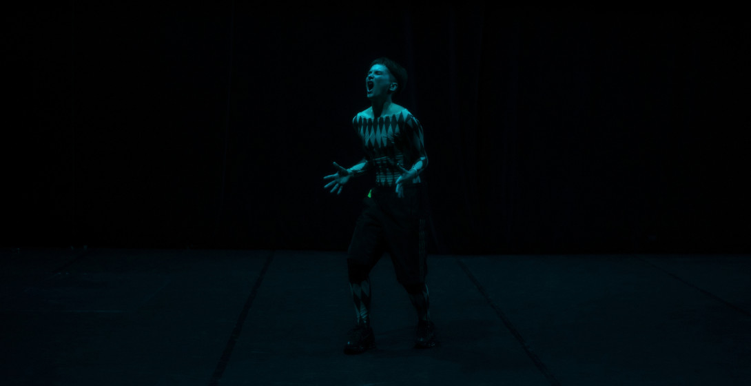 Danse dense, les identités en mouvement